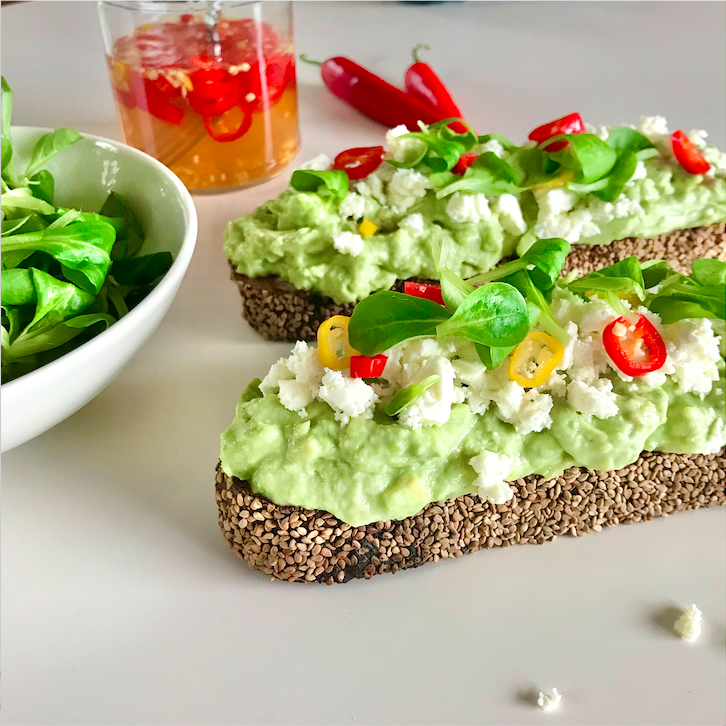 Surdejsbrød med avocadocreme