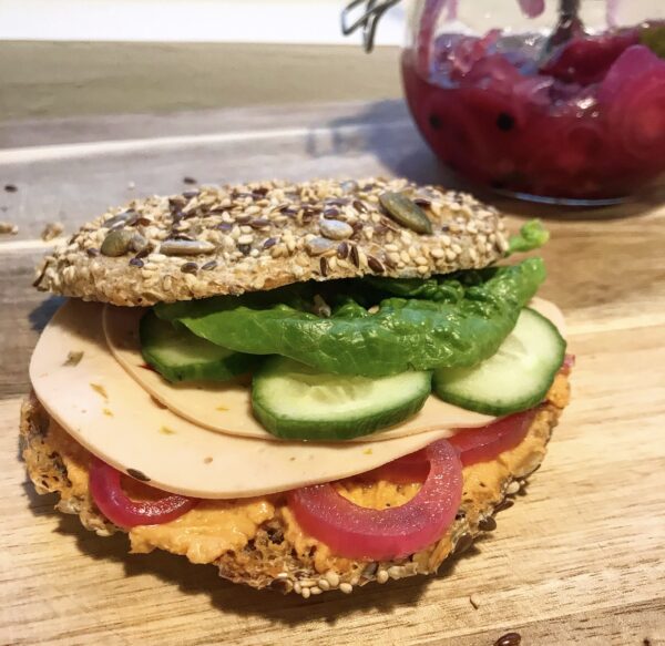 Vegetar sandwich med - nok verdens nemmeste boller