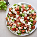 Melonsalat med mozzarella og bagt serrano