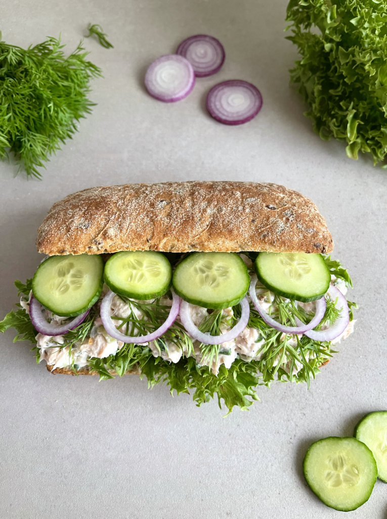 Sandwich med laksesalat