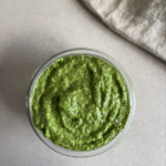 Vegansk pesto med spinat og valnødder