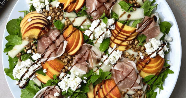 Sommersalat med parmaskinke, melon og feta