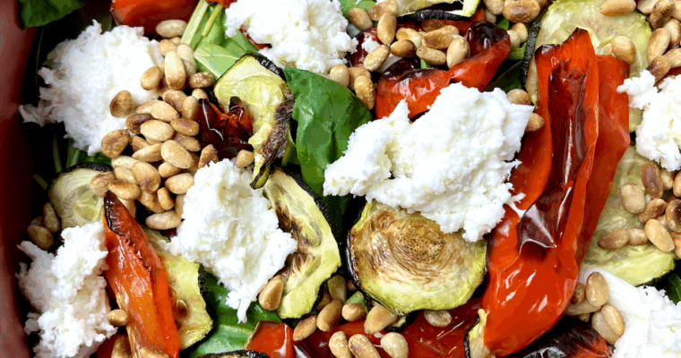 Spinatsalat med bagte grøntsager